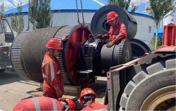 陜煤建設(shè)機電安裝公司曹家灘項目部主運順槽帶式輸送機順利試運轉(zhuǎn)