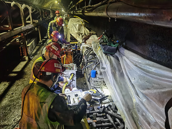 陜煤建設(shè)機(jī)電安裝公司：五一施工不停歇 奏響勞動奮進(jìn)曲