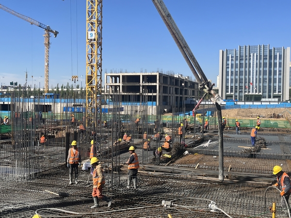 “五一勞動(dòng)節(jié)”銅煤人用奮斗書寫畫卷