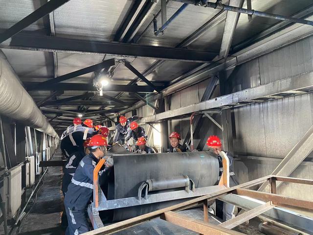 陜煤建設韓城分公司張家峁項目部：青工顯神通 搶修建奇功