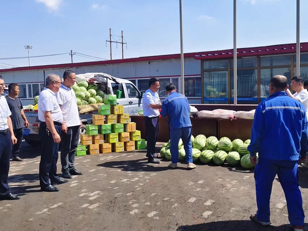 陜煤建設(shè)煤礦運(yùn)營(yíng)服務(wù)分公司：你戰(zhàn)高溫 我送清涼