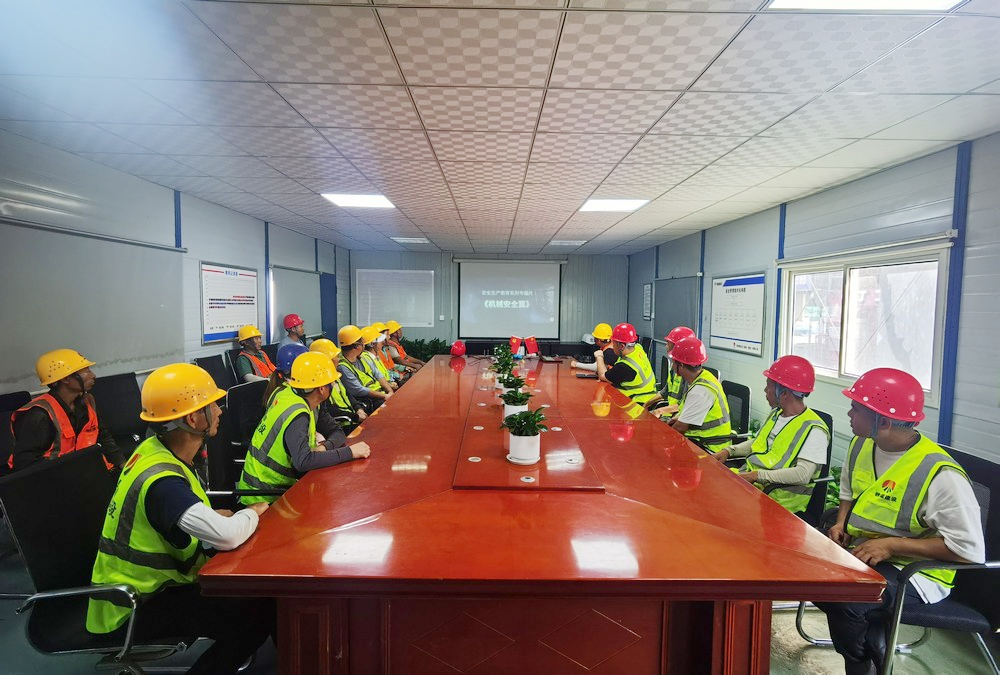 陜煤建設(shè)天工公司土建第二十項(xiàng)目部：學(xué)安全、行安全、練安全