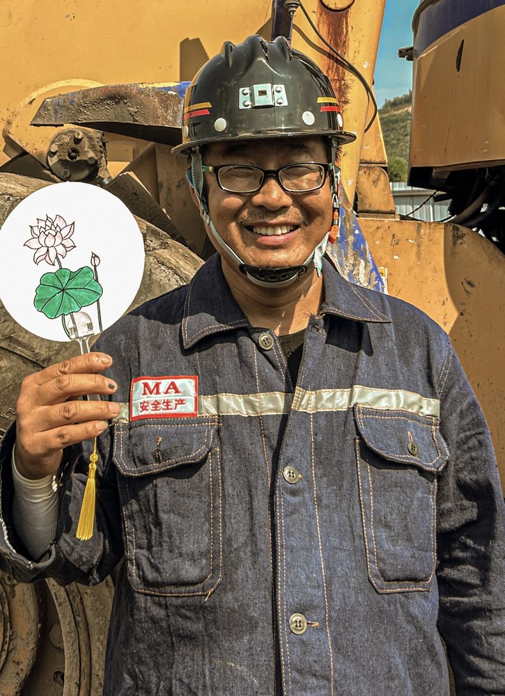 陜煤建設(shè)礦建二公司：當(dāng)?shù)V建“硬漢”遇上柔情繪畫