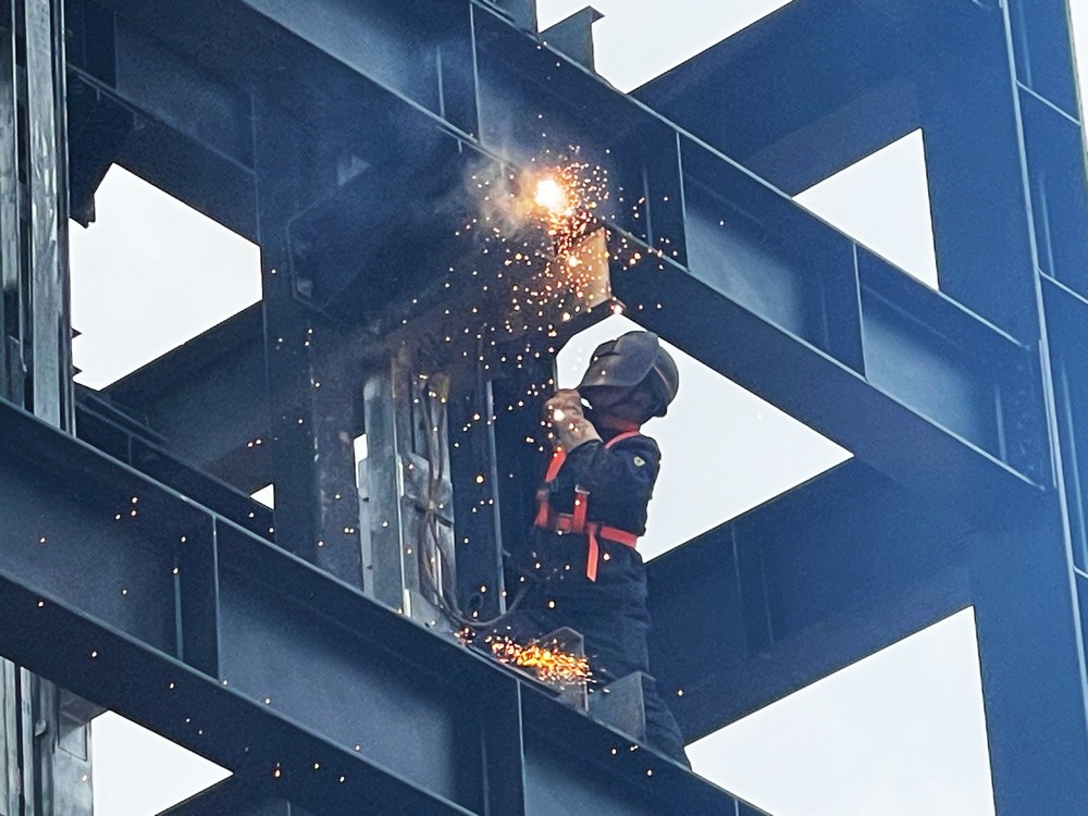 中秋堅(jiān)守，詮釋別樣“團(tuán)圓”