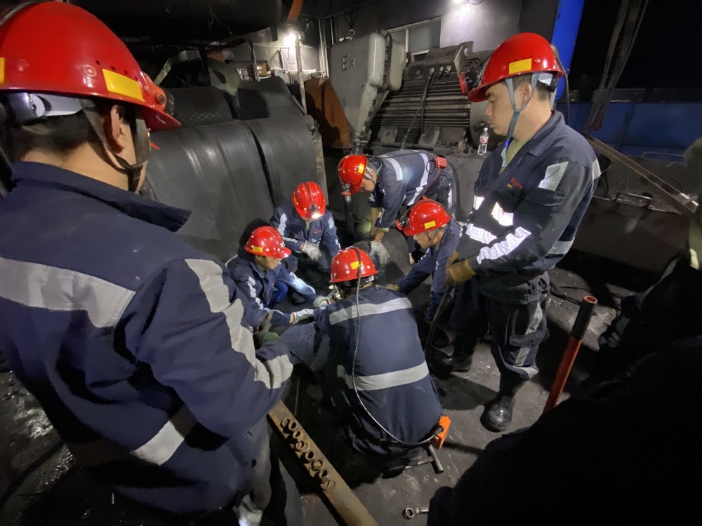 陜煤建設(shè)韓城分公司張家峁項(xiàng)目部：18小時搶修工程小紀(jì)