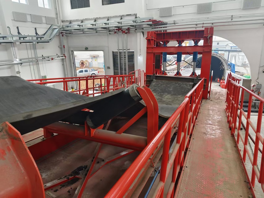 拼搏實干，共赴秋實