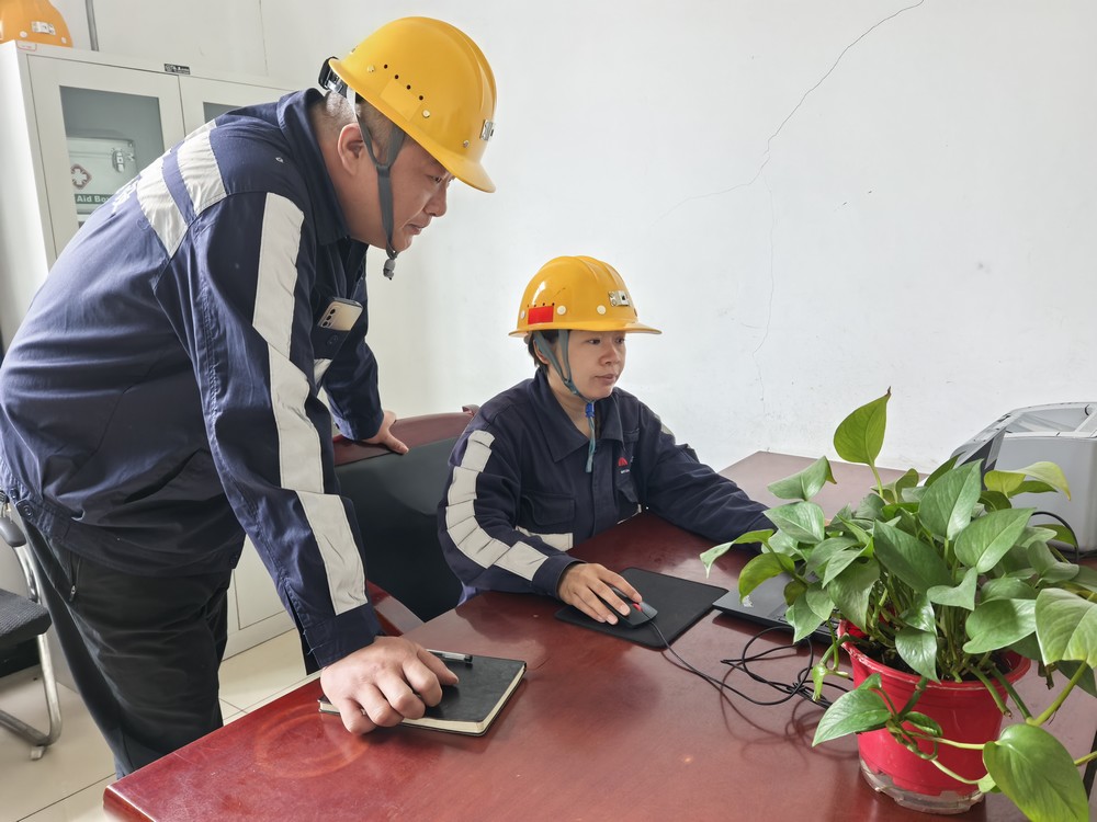 陜煤建設(shè)洗選煤運營公司：“煤”好堅守  為愛同行