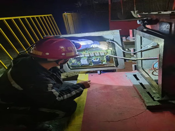 陜煤建設(shè)煤礦運(yùn)營(yíng)服務(wù)分公司:“五一”節(jié)日的堅(jiān)守?fù)?dān)當(dāng)