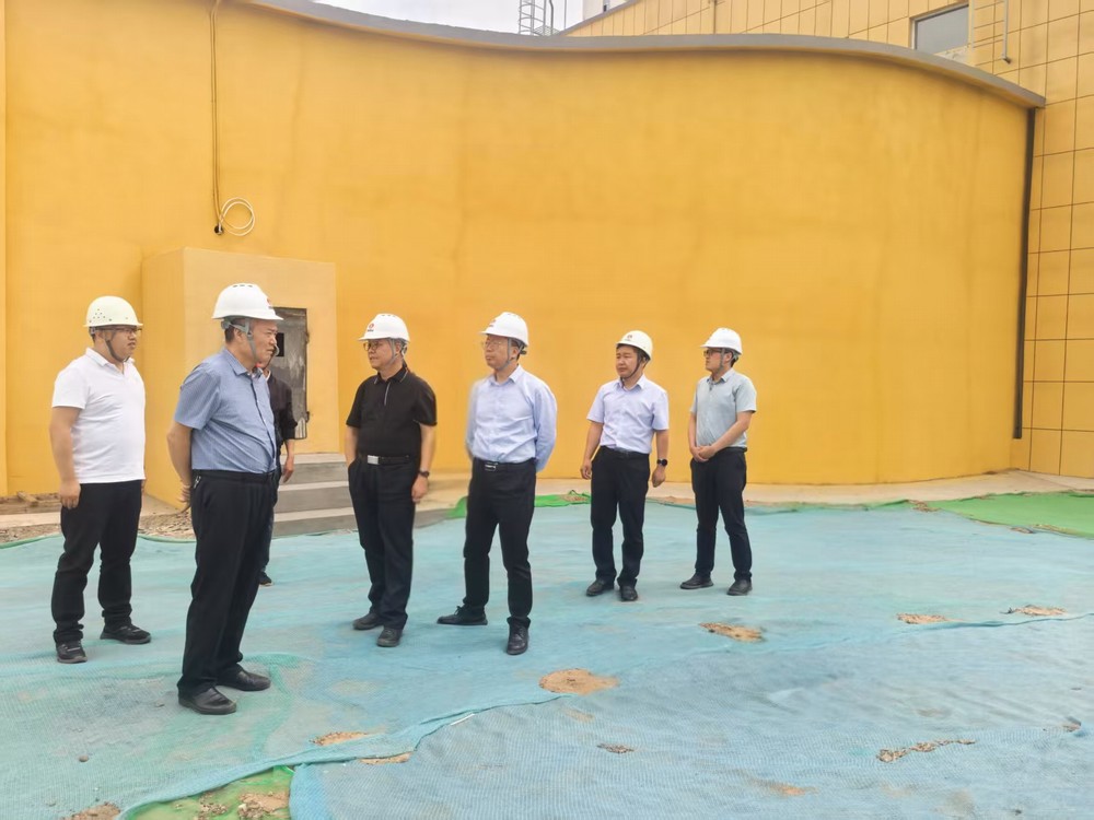 陜煤集團基本建設(shè)管理部高級工程師王建立深入天工公司基層項目檢查指導(dǎo)
