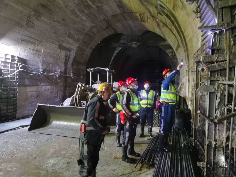 陜煤建設(shè)煤礦運營服務(wù)分公司：以案為鑒強警示 自查自糾筑防線